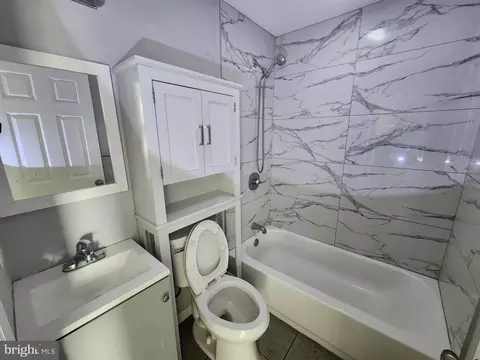 Bath - 3410 Elmora Ave, Baltimore, MD 21213 photo 3 of 3