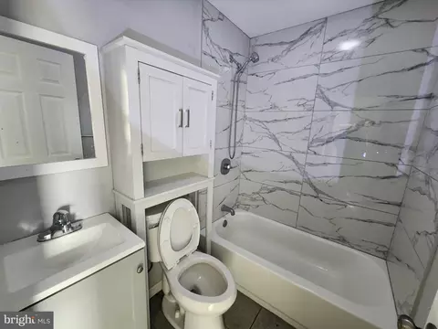 Bath - 3410 Elmora Ave, Baltimore, MD 21213 photo 1 of 3