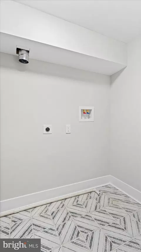 705 E 22nd St, Baltimore, MD 21218 photo 32