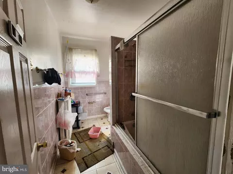 Entry Way - 2019 Cecil Ave, Baltimore, MD 21218 photo 2 of 2