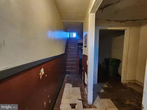 Entry Way - 2552 Boyd St, Baltimore, MD 21223 photo 2 of 7
