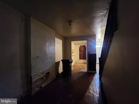 Entry Way - 2552 Boyd St, Baltimore, MD 21223 photo 4 of 7