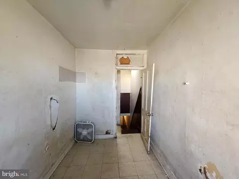 Entry Way - 2552 Boyd St, Baltimore, MD 21223 photo 6 of 7