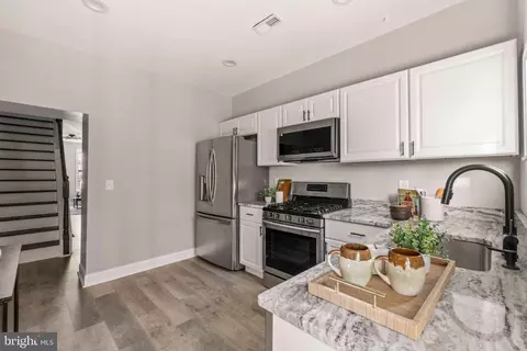 829 W Barre, Baltimore, MD 21230