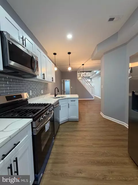 715 E 23rd St, Baltimore, MD 21218 photo 4