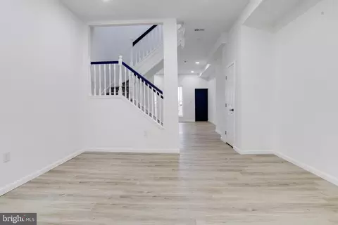 Entry Way - 3015 Windsor Ave, Baltimore, MD 21216 photo 10 of 22