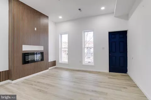 Living - 3015 Windsor Ave, Baltimore, MD 21216 photo 3 of 11