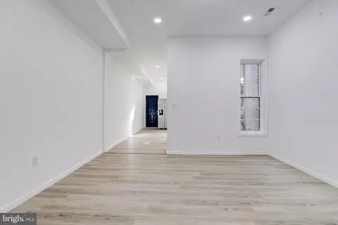 Entry Way - 3015 Windsor Ave, Baltimore, MD 21216 photo 9 of 22