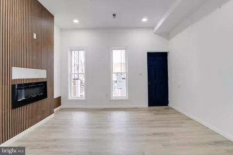 Living - 3015 Windsor Ave, Baltimore, MD 21216 photo 4 of 11
