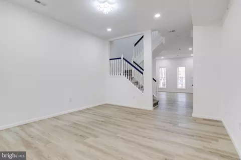 Living - 3015 Windsor Ave, Baltimore, MD 21216 photo 10 of 11