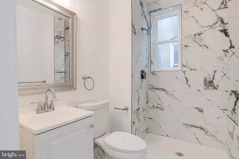 Bath - 3015 Windsor Ave, Baltimore, MD 21216 photo 6 of 8