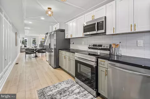 Entry Way - 539 E 23rd St, Baltimore, MD 21218 photo 5 of 10