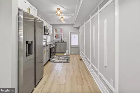 Entry Way - 539 E 23rd St, Baltimore, MD 21218 photo 3 of 10