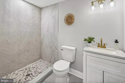 Bath - 539 E 23rd St, Baltimore, MD 21218 photo 2 of 2