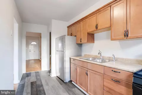 Entry Way - 4415 Old Frederick Rd, Baltimore, MD 21229 photo 4 of 7