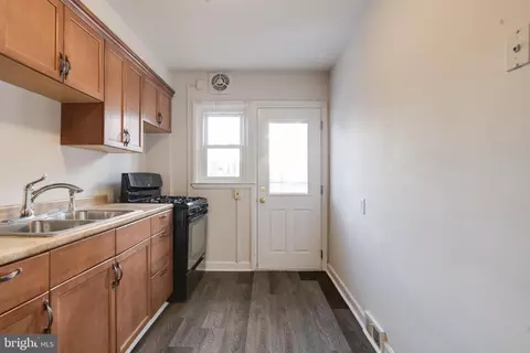 Entry Way - 4415 Old Frederick Rd, Baltimore, MD 21229 photo 3 of 7