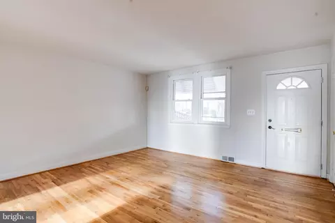 Living - 4415 Old Frederick Rd, Baltimore, MD 21229 photo 6 of 11