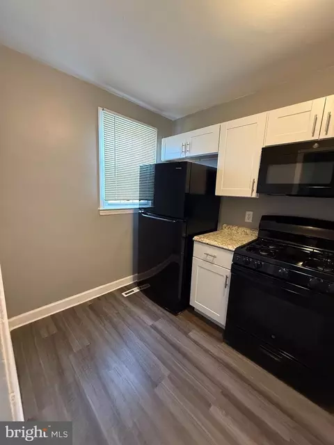 6138 Macbeth Dr, Baltimore, MD 21239 photo 2