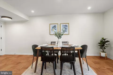 Dining - 2 Cross Keys Rd #2F, Baltimore, MD 21210 photo 1 of 4