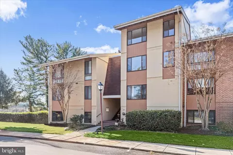 Exterior - 2 Cross Keys Rd #2F, Baltimore, MD 21210 photo 1 of 7