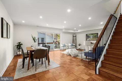 Living - 2 Cross Keys Rd #2F, Baltimore, MD 21210 photo 1 of 4