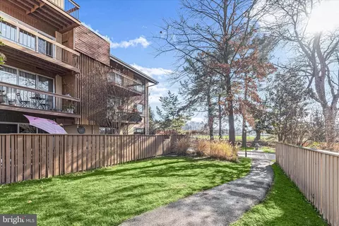 Exterior - 2 Cross Keys Rd #2F, Baltimore, MD 21210 photo 6 of 7