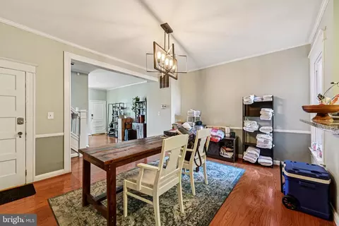 Dining - 616 E 33rd St, Baltimore, MD 21218 photo 2 of 2