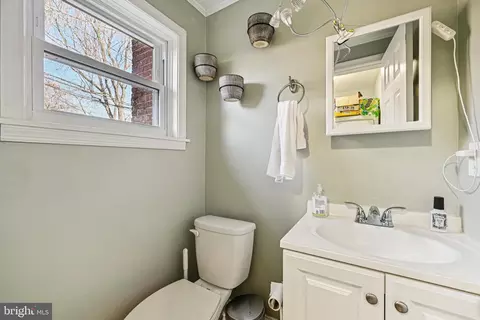 Bath - 616 E 33rd St, Baltimore, MD 21218 photo 1 of 2