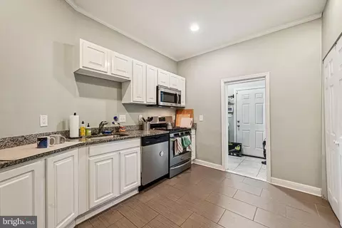 Kitchen - 616 E 33rd St, Baltimore, MD 21218 photo 3 of 4