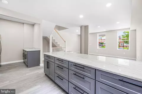 Entry Way - 815 E 33rd St, Baltimore, MD 21218 photo 5 of 7