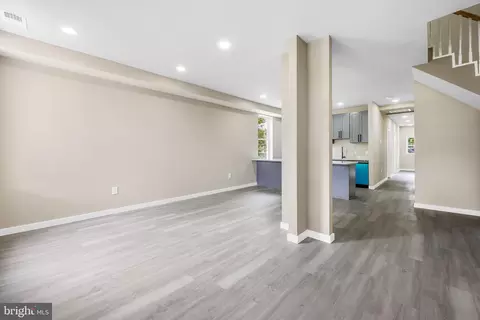 Entry Way - 815 E 33rd St, Baltimore, MD 21218 photo 1 of 7