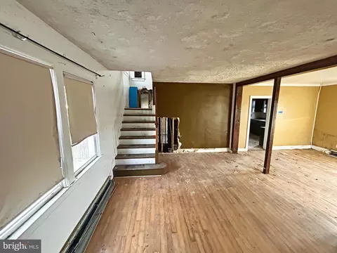 Living - 6101 Tramore Rd, Baltimore, MD 21214 photo 2 of 4