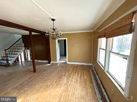 Living - 6101 Tramore Rd, Baltimore, MD 21214 photo 4 of 4