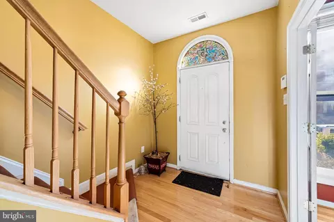 Entry Way - 252 Robert St, Baltimore, MD 21217 photo 1 of 2
