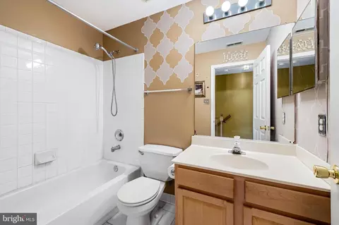 Bath - 252 Robert St, Baltimore, MD 21217 photo 3 of 3