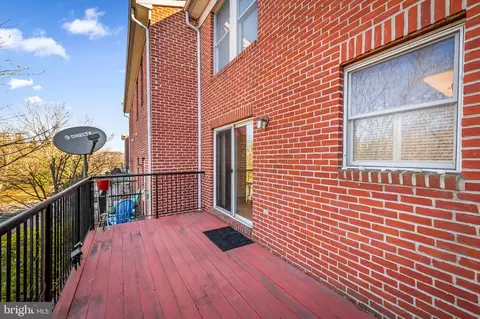 Exterior - 252 Robert St, Baltimore, MD 21217 photo 5 of 10