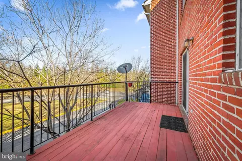 Exterior - 252 Robert St, Baltimore, MD 21217 photo 4 of 10