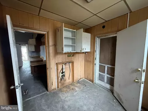 Entry Way - 556 Radnor Ave, Baltimore, MD 21212 photo 3 of 3