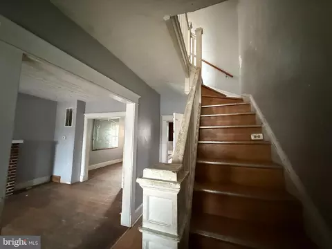 Entry Way - 556 Radnor Ave, Baltimore, MD 21212 photo 1 of 3