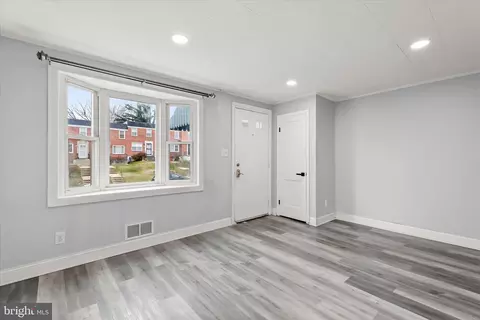 Living - 4352 Eldone Rd, Baltimore, MD 21229 photo 2 of 2