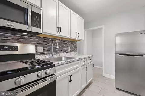 Entry Way - 4352 Eldone Rd, Baltimore, MD 21229 photo 7 of 7