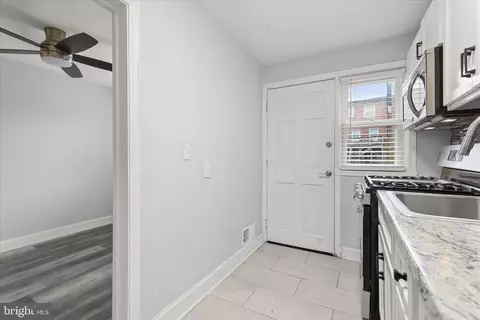 Entry Way - 4352 Eldone Rd, Baltimore, MD 21229 photo 6 of 7