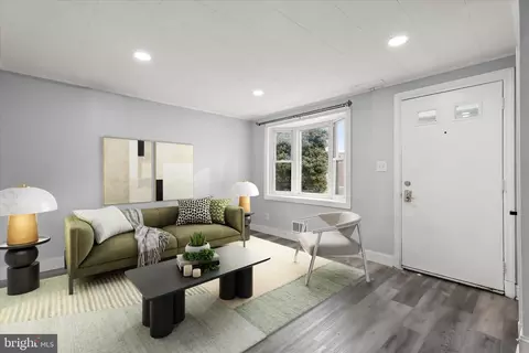 Living - 4352 Eldone Rd, Baltimore, MD 21229 photo 1 of 2