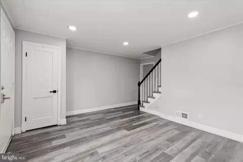 Entry Way - 4352 Eldone Rd, Baltimore, MD 21229 photo 1 of 7