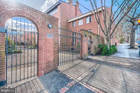 Exterior - 211 Bolton Pl, Baltimore, MD 21217 photo 6 of 13