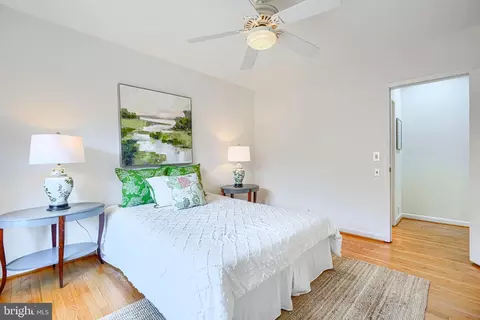 Bedroom - 211 Bolton Pl, Baltimore, MD 21217 photo 6 of 8