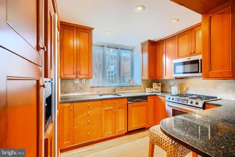 Kitchen - 211 Bolton Pl, Baltimore, MD 21217 photo 1 of 6