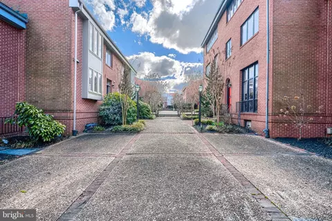 Exterior - 211 Bolton Pl, Baltimore, MD 21217 photo 7 of 13