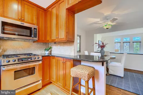 Kitchen - 211 Bolton Pl, Baltimore, MD 21217 photo 6 of 6