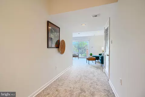 Entry Way - 211 Bolton Pl, Baltimore, MD 21217 photo 3 of 5